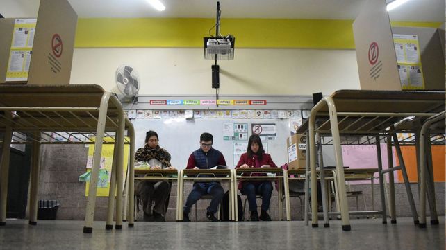 Concluyó la votación en Santa Fe: baja participación y expectativa por conocer los resultados Concluyó la votación en Santa Fe: baja participación y expectativa por conocer los resultados