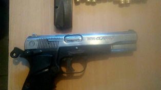 Asaltaron una quiniela en B° Sargento Cabral, fueron perseguidos y atrapados en el barrio Los Hornos