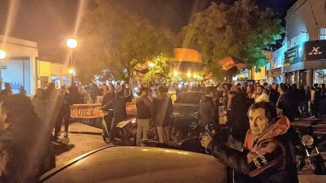 Socios de Colón se convocaron en la sede del club y acercaron una nota solicitando una asamblea extraordinaria.