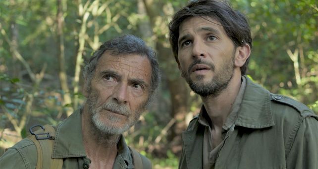 Gustavo Garzón y Juan Barberini interpretan a dos personajes abrumados por el entorno.