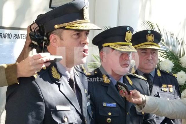 Conmoción y muestras de dolor en el entierro del policía asesinado