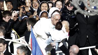Gestos y esperanzas en el emocionante inicio del pontificado del Papa argentino
