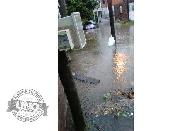 Terrible temporal de lluvia y viento generó graves destrozos en Paraná