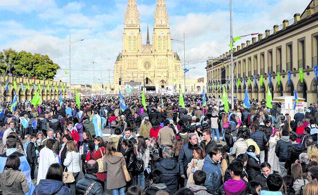 Concentraci&oacute;n. Panor&aacute;mica de la misa que en julio de 2018 se celebr&oacute; en la misma bas&iacute;lica