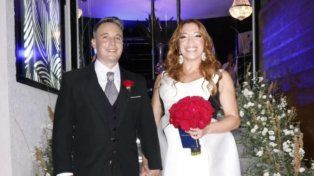Tras un año de relación con Sebastián Nebot, Lizy Tagliani dio el sí de forma civil este jueves. La humorista confesó que nunca había soñado con casarse y mucho menos con una celebración como la que se realizó en la noche.&nbsp;