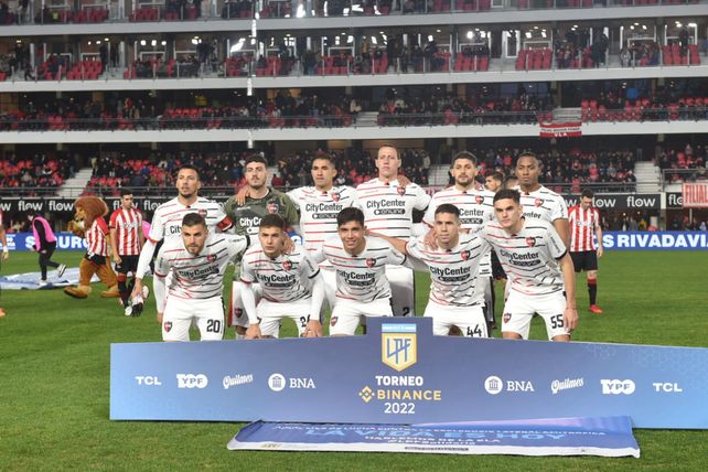Arriba: Leonel Vangioni