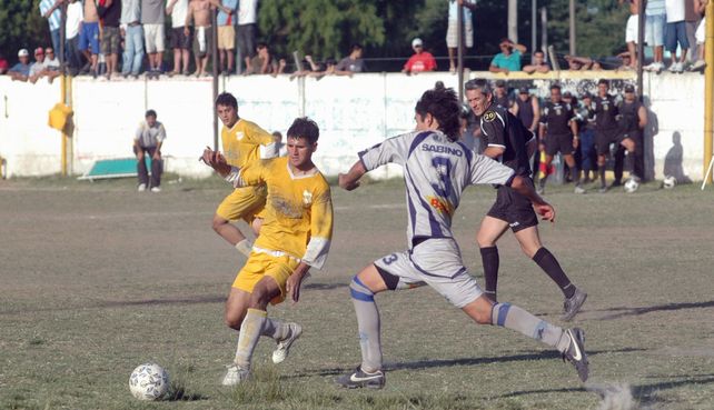 Asociación Rosarina. El fútbol de primera se disputará los sábados y el comienzo será el 7 de marzo en los tres torneos A