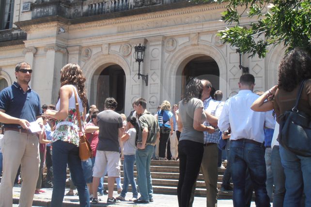Se conmemoraron los 30 años de democracia en la explanada de la UNL