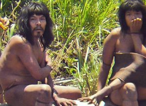 Sorpresiva aparición de indios que rechazan contacto con extraños