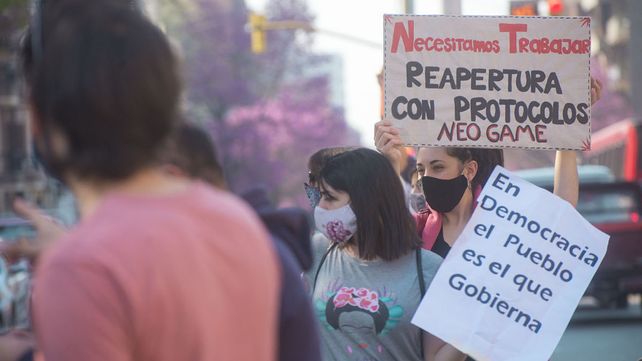 Empleados de la parte privada de bingo y casinos de Paraná reclamaron la reapertura de las salas