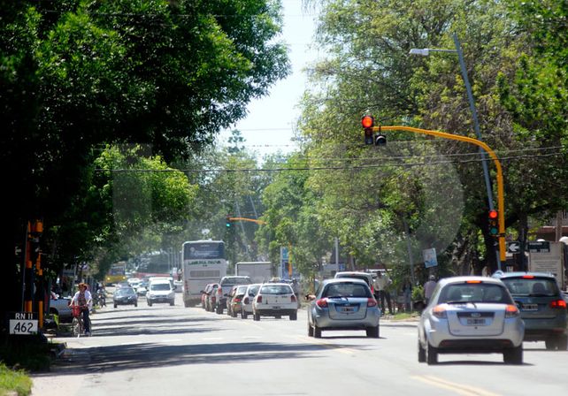 El ingreso. La avenida 7 de Marzo es la cara más visible cuando se accede a Santo Tomé desde el Puente Carretero que la une con la capital./ Manuel Testi.