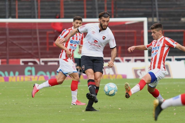 En el segundo partido Unión derrotó a Newells 2-1