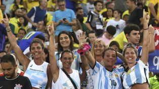 Hincha argentina detenida por racismo en el estadio Maracaná