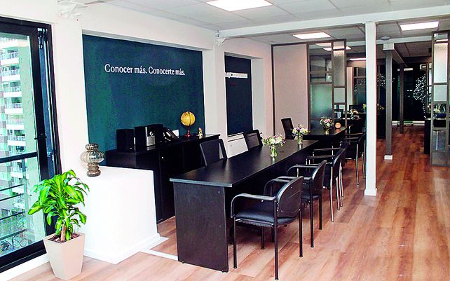 Explorar el mundo a través de Aiello/Carbonari: experiencias de viaje únicas y personalizadas