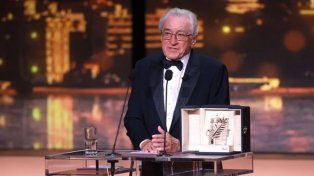 Robert De Niro recibió la Palma de Honor y criticó a Trump
