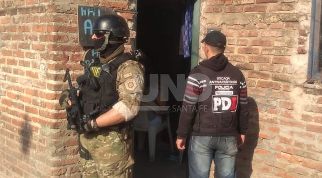 Golpe a la venta de drogas en barrio San Lorenzo: 10 detenidos