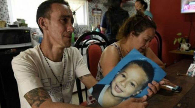 matan padre nene pileta muerto