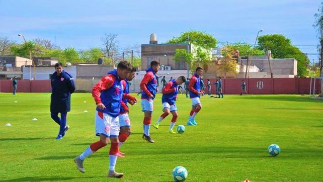 Unión: Azconzábal define el equipo para visitar a Arsenal