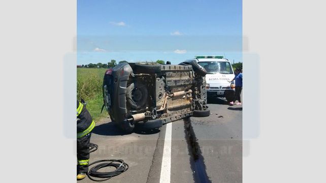 Un hombre murió al volcar su auto en la ruta 26
