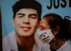 A dos años del crimen de Báez Sosa, los papás fueron al lugar del crimen