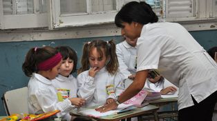 Los datos surgen del informe sobre las políticas públicas docentes presentado este miércoles por la Organización de Estados Iberoamericanos y el Diálogo Interamericano.