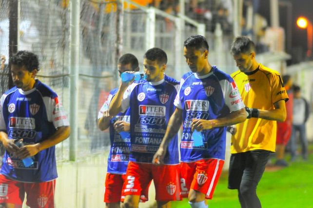 El Decano volvió a la victoria en su casa