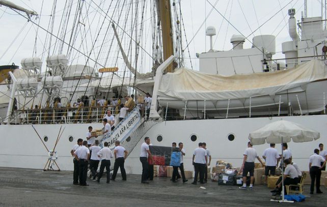 Ya vuelan hacia Argentina la mayoría de los cadetes de la fragata Libertad