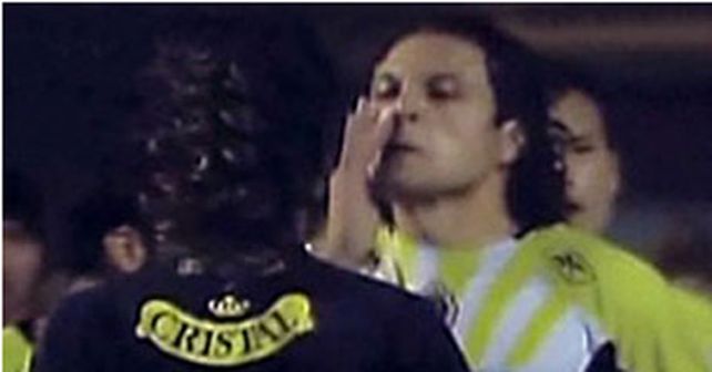 Pol&eacute;mica porcina: la agresi&oacute;n en el f&uacute;tbol ya no conoce de l&iacute;mites