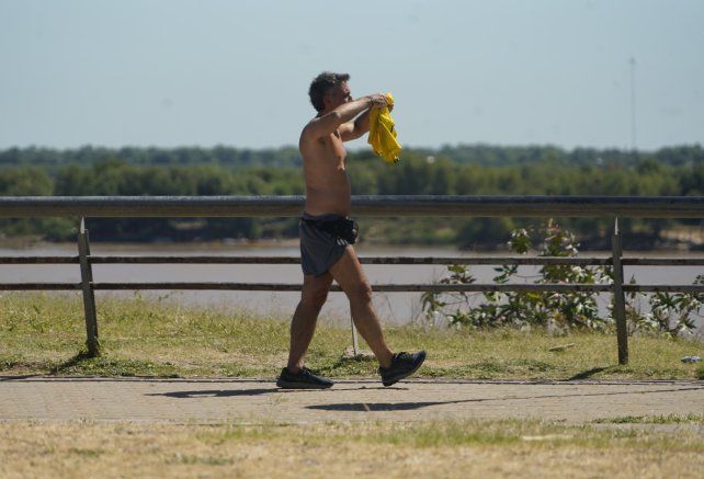 El tiempo en Rosario: alerta amarillo para este viernes por calor extremo