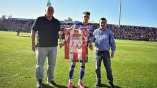 Unión reconoció a Kevin Zenón por sus 100 partidos