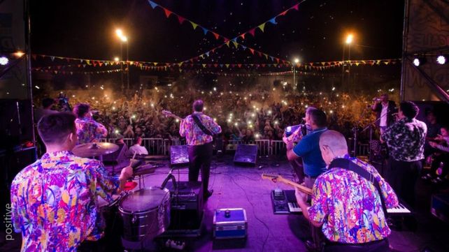 Con entrada gratuita el 24 y 25 de febrero vuelven los carnavales tropicales de Roldán.