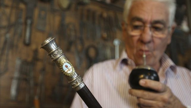 La insólita guerra familiar detrás de los artesanos del bastón presidencial