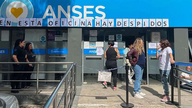 ATE hará jornada de ingresos masivos y simultáneos en protesta por despidos