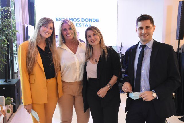 Victoria  Casals,  Mariana Bonel,  Aylén Schiavulli y Facundo Bachin.