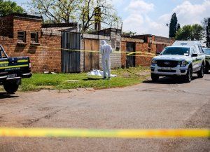 La Policía de Johannesburgo emitió un alerta por un presunto asesino en serie