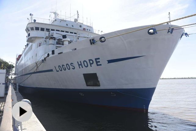 La biblioteca flotante más grande del mundo llegó a Rosario y se podrá visitar desde mañana