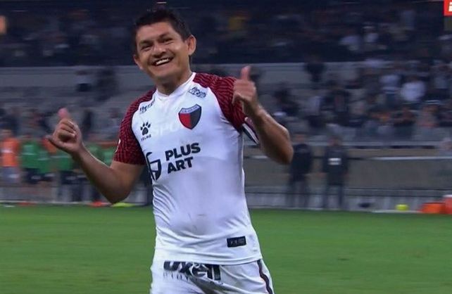 El VIDEO del magistral penal que pateó Pulga Rodríguez ante Mineiro