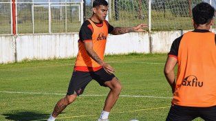 Facundo Díaz entrenó a la par de sus compañeros en el entrenamiento de Patronato
