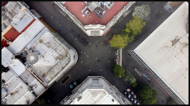 La intersección de las peatonales Córdoba y San Martín vistan desde arriba