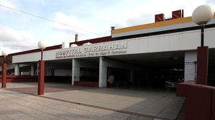 Colocan a un adolescente un corazón artificial intratoráxico hasta que llegue el trasplante