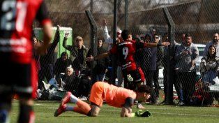 Jeremías Pérez Tica anotó el doblete para la victoria leprosa.