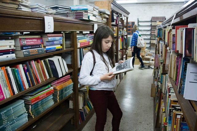 La Vigil es una histórica biblioteca ubicada en Gaboto 450, señalizada como Sitio de Memoria.