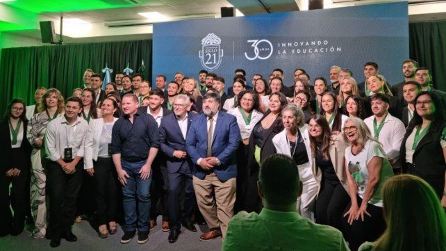 La Universidad Siglo 21 realizó su primer acto de colación en Paraná