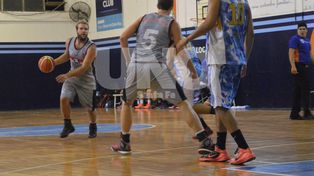 Los playoffs del Dos Orillas de básquet en su etapa definitoria