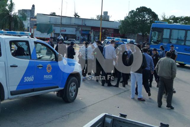 Megaoperativos policiales en los barrios del sur de la ciudad de Santa Fe