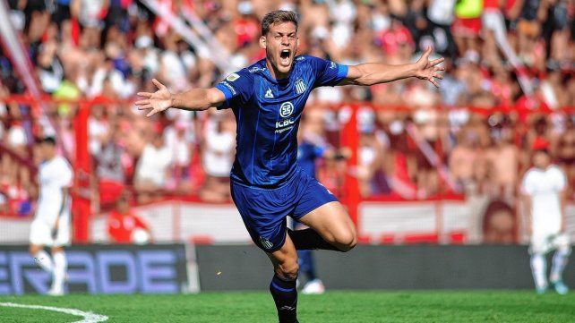 Talleres dio la nota al superar de visitante a Huracán