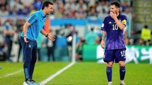 Argentina enfrenta a Mauritania y Scaloni decidió preservar a Messi, quien ocupará un lugar en el banco de relevos.