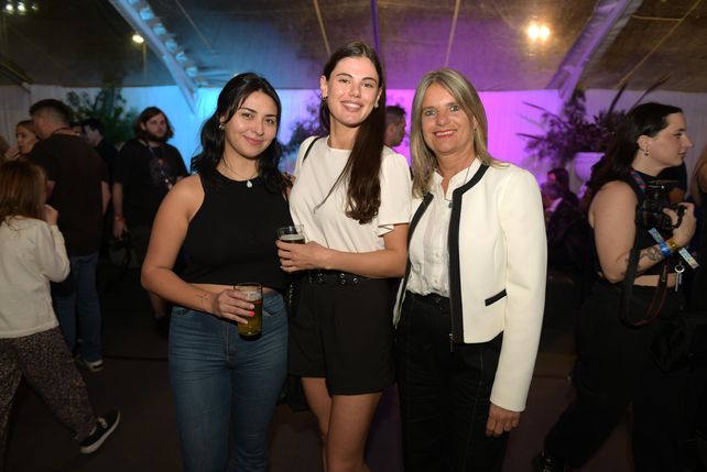 Florencia Manzanaro, Agustina Mastandrea y Josefina Daminato