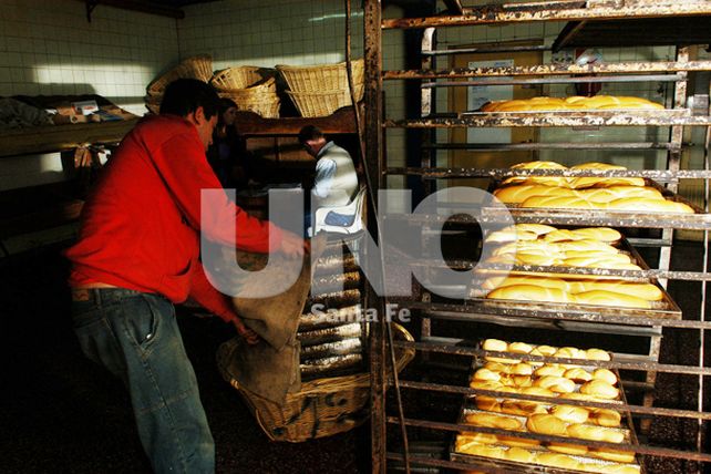 Conflicto con la harina: desde hoy se vende en la ciudad el pan a $10 el kilo