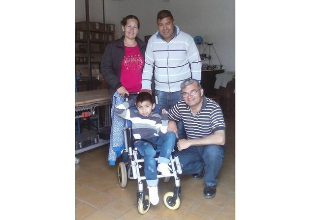 Camilo viajó a Córdoba y su exoesqueleto comenzó a fabricarse